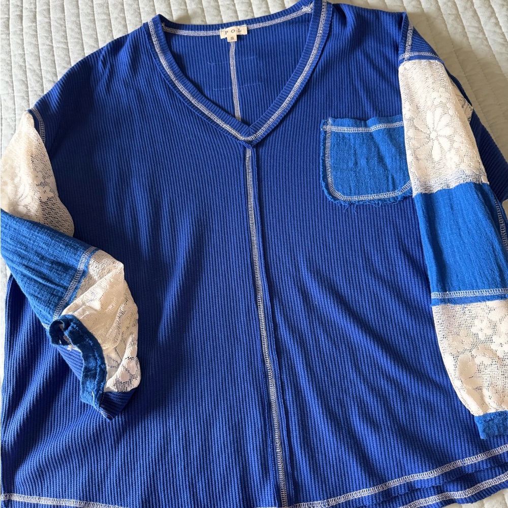 POL Apricot Lane Royal Blue V-Neck Lace Sleeve Top